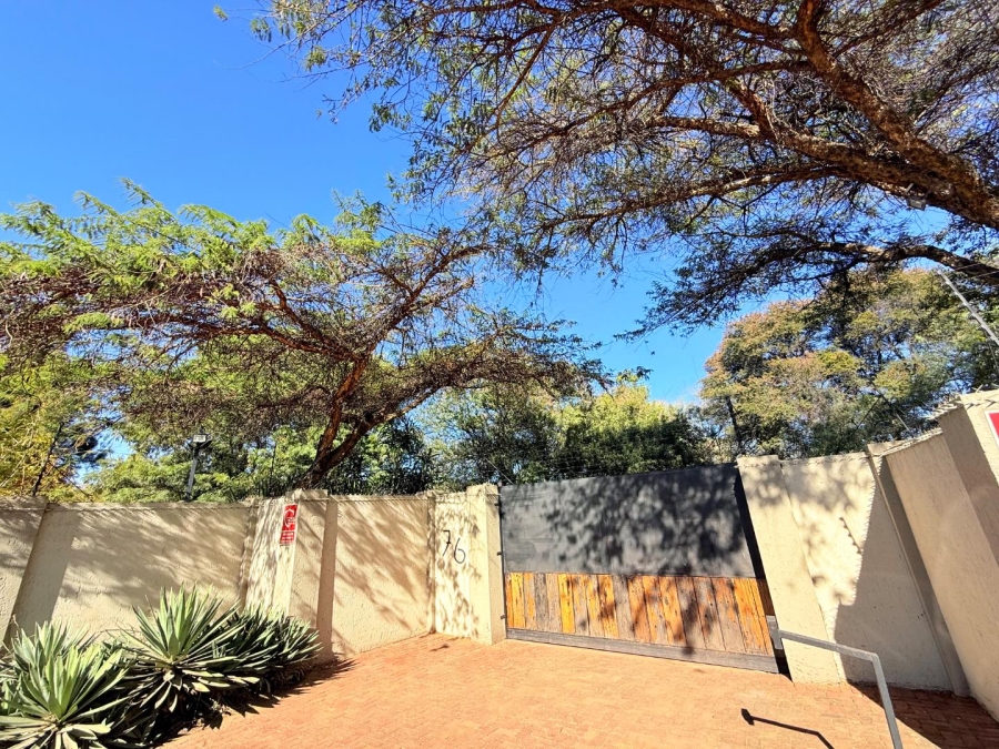 4 Bedroom Property for Sale in Glen Austin Gauteng