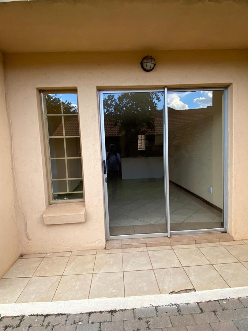 To Let 2 Bedroom Property for Rent in The Orchards Gauteng