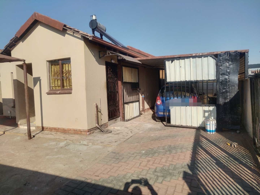 2 Bedroom Property for Sale in Soshanguve VV Gauteng
