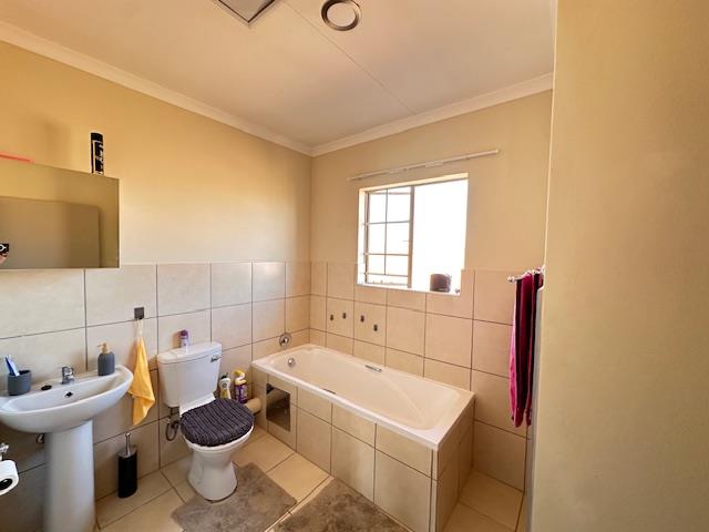 3 Bedroom Property for Sale in Annlin Gauteng