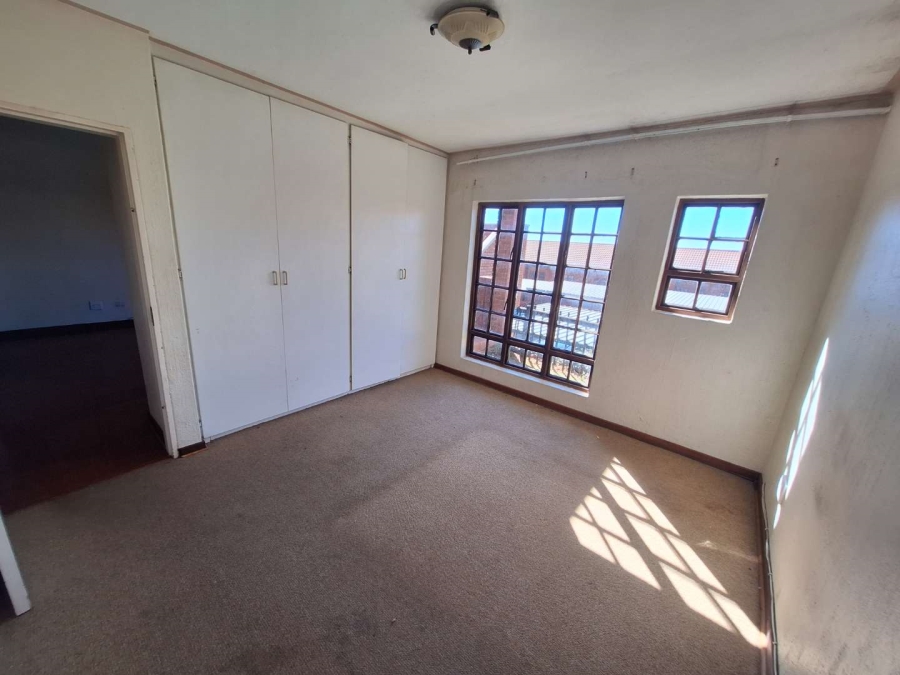 To Let 2 Bedroom Property for Rent in Constantia Kloof Gauteng