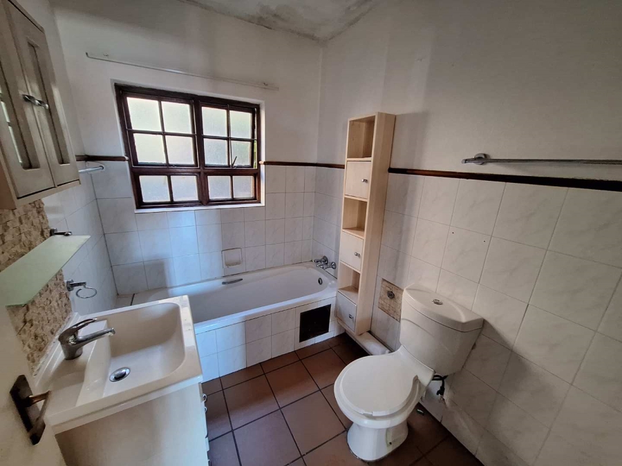 To Let 2 Bedroom Property for Rent in Constantia Kloof Gauteng