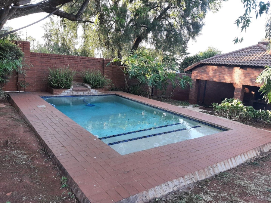 To Let 2 Bedroom Property for Rent in Constantia Kloof Gauteng