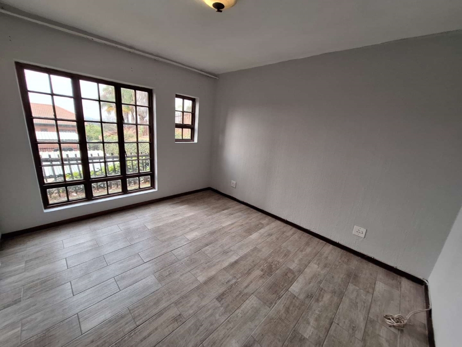 To Let 2 Bedroom Property for Rent in Constantia Kloof Gauteng