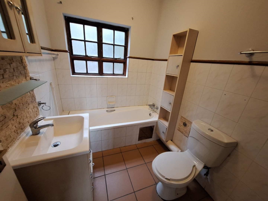 To Let 2 Bedroom Property for Rent in Constantia Kloof Gauteng