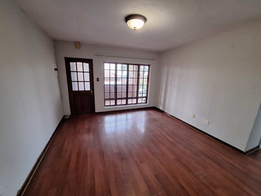 To Let 2 Bedroom Property for Rent in Constantia Kloof Gauteng