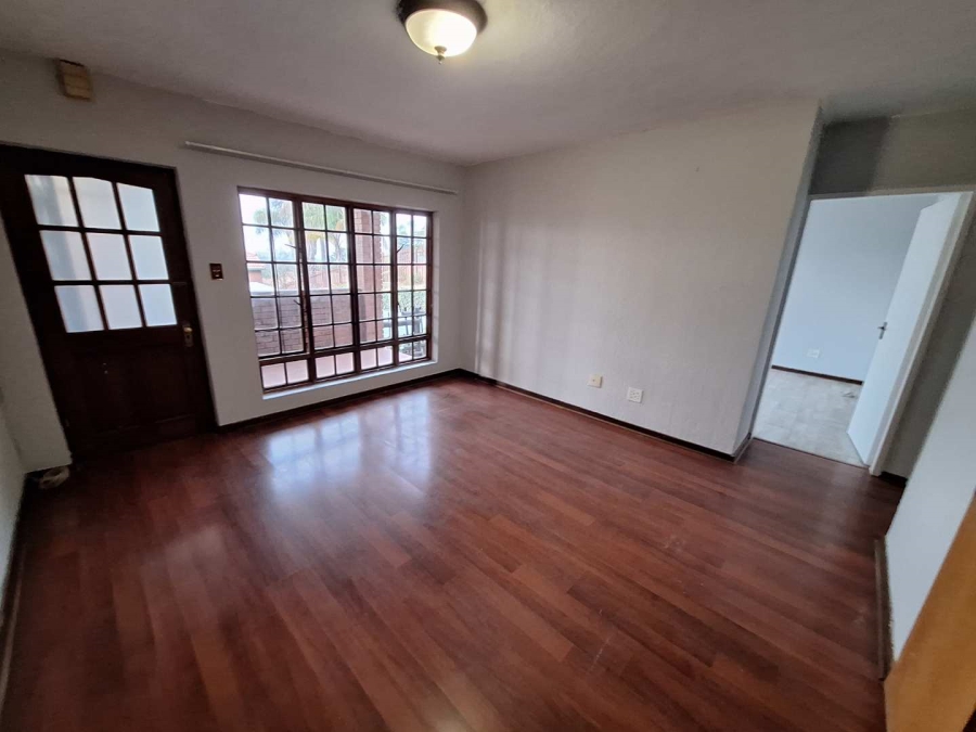 To Let 2 Bedroom Property for Rent in Constantia Kloof Gauteng