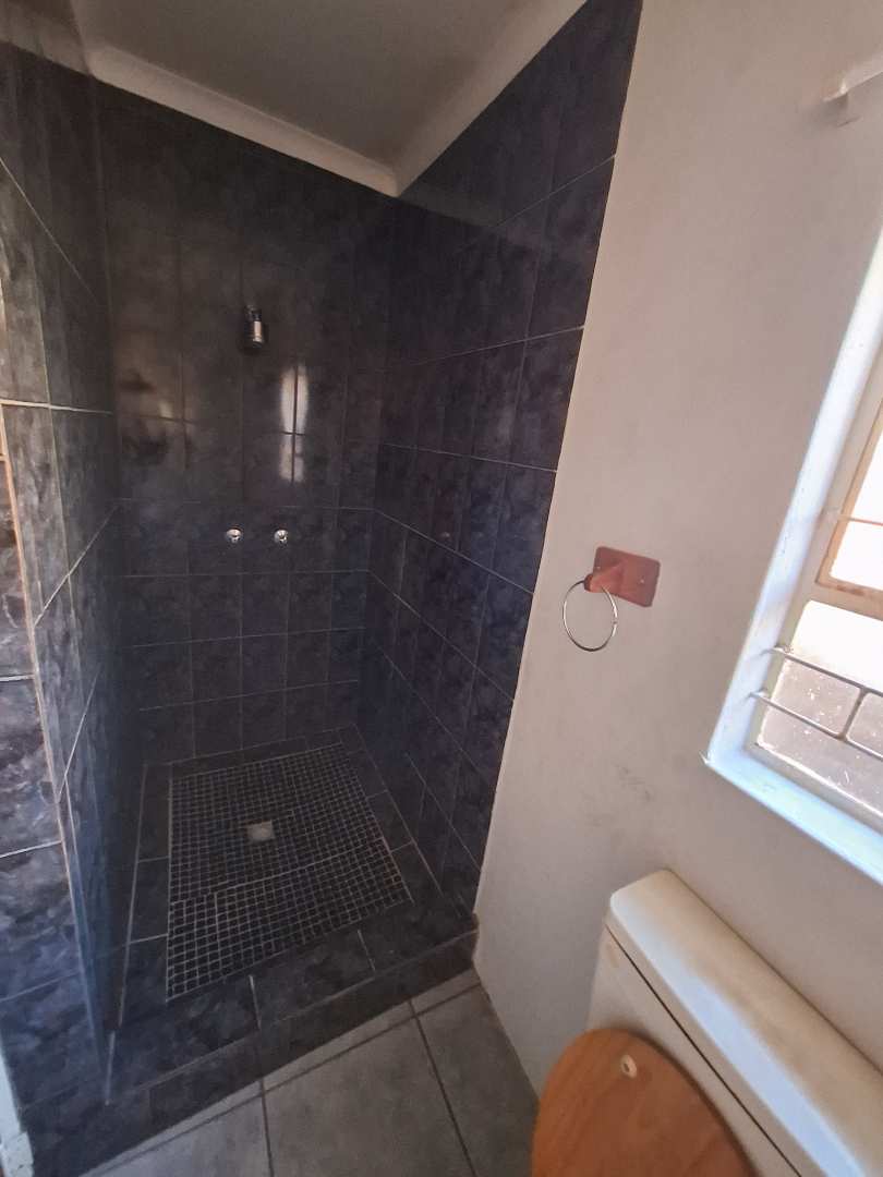 To Let 3 Bedroom Property for Rent in Florida Gauteng