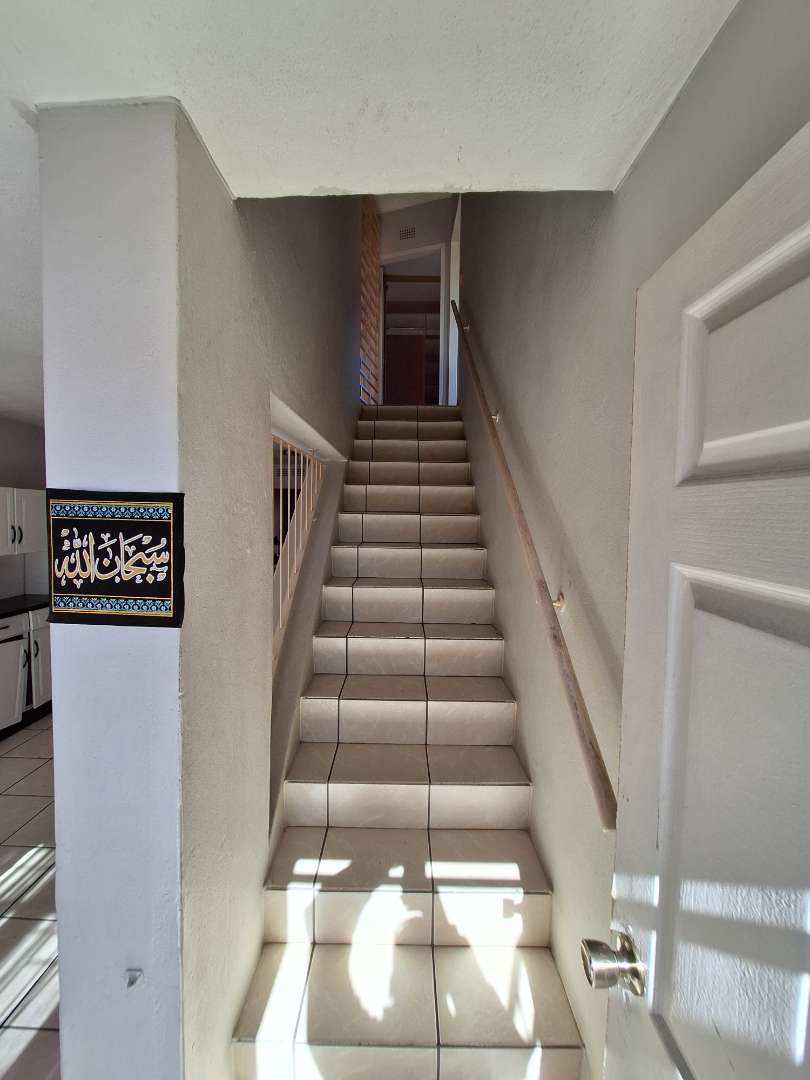 To Let 3 Bedroom Property for Rent in Florida Gauteng