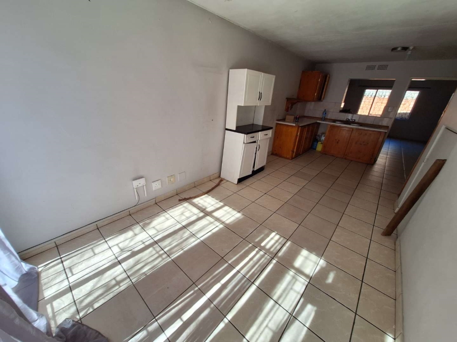 To Let 3 Bedroom Property for Rent in Florida Gauteng