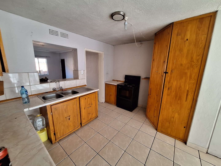 To Let 3 Bedroom Property for Rent in Florida Gauteng