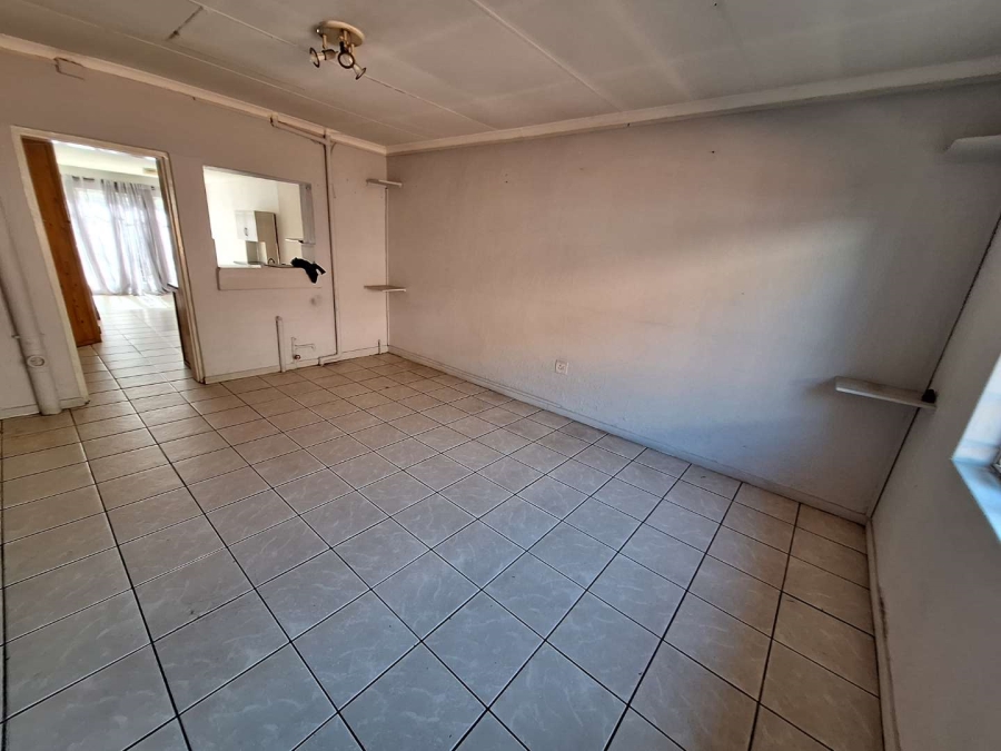 To Let 3 Bedroom Property for Rent in Florida Gauteng