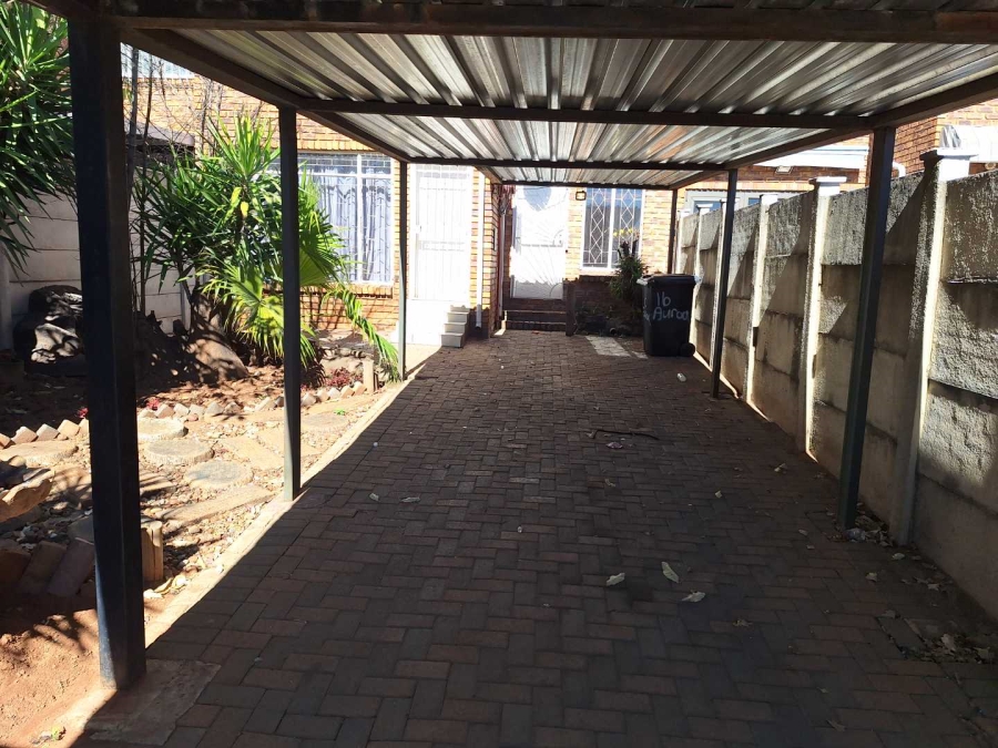 To Let 3 Bedroom Property for Rent in Florida Gauteng