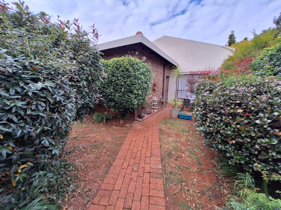 2 Bedroom Property for Sale in Montgomery Park Gauteng