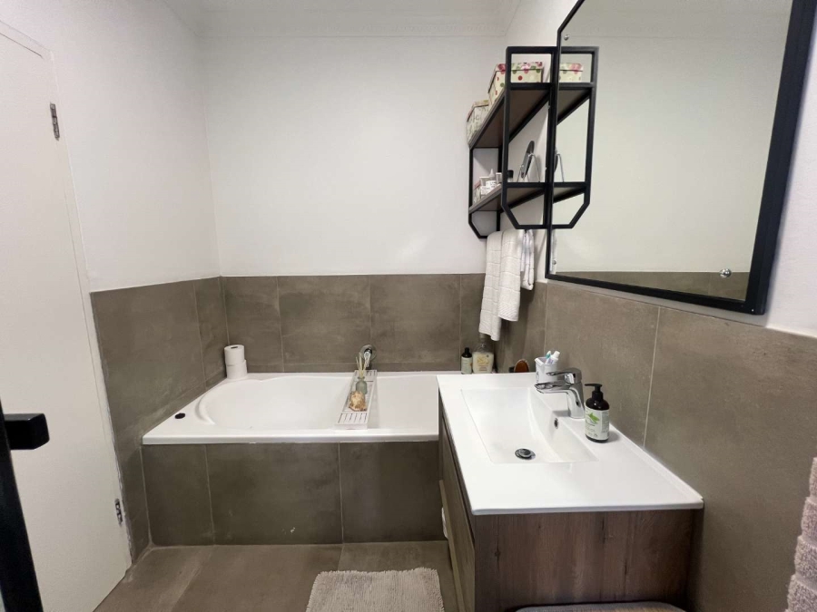 To Let 2 Bedroom Property for Rent in Rivonia Gauteng