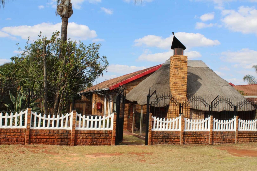 To Let 2 Bedroom Property for Rent in Hesteapark Gauteng
