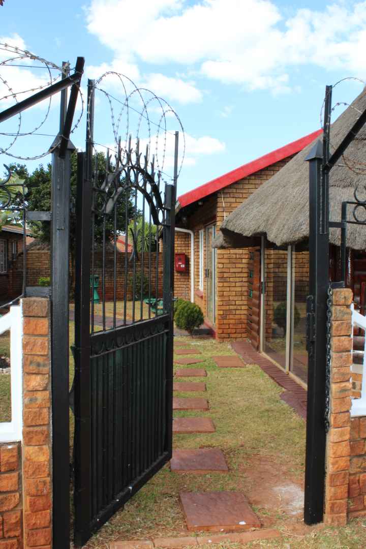 To Let 2 Bedroom Property for Rent in Hesteapark Gauteng