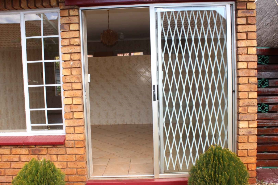 To Let 2 Bedroom Property for Rent in Hesteapark Gauteng