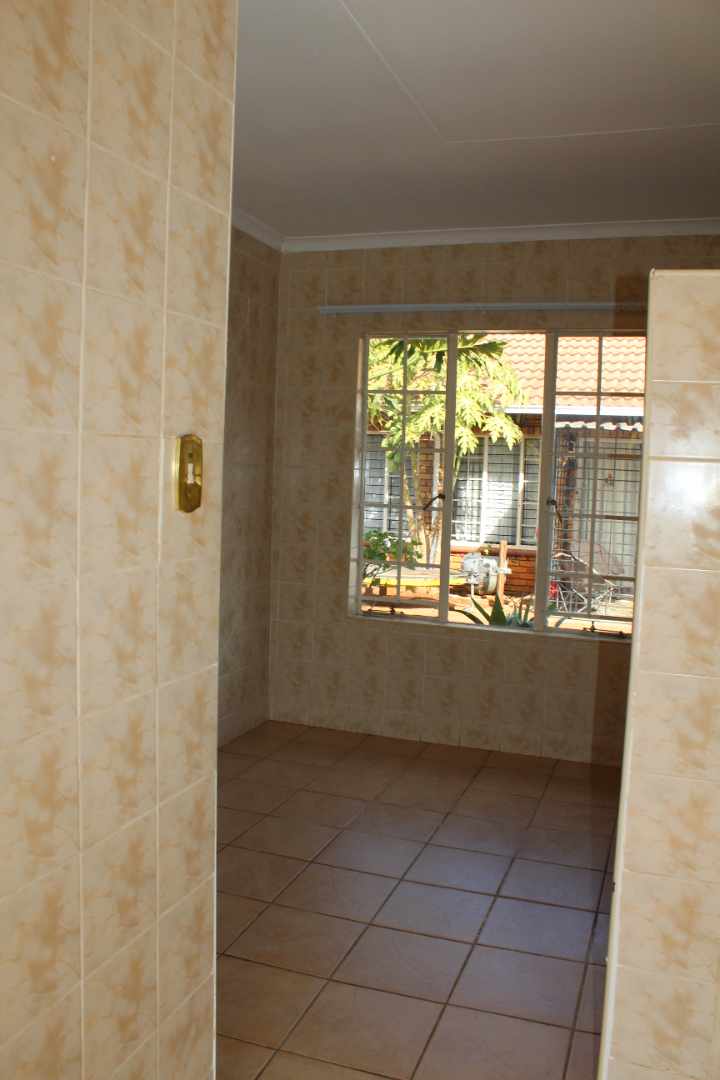 To Let 2 Bedroom Property for Rent in Hesteapark Gauteng