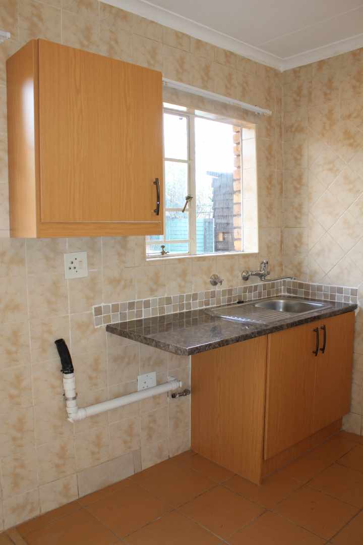 To Let 2 Bedroom Property for Rent in Hesteapark Gauteng