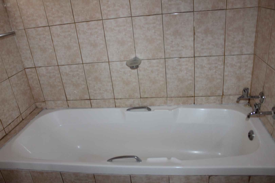 To Let 2 Bedroom Property for Rent in Hesteapark Gauteng