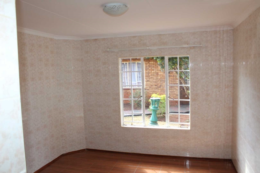To Let 2 Bedroom Property for Rent in Hesteapark Gauteng