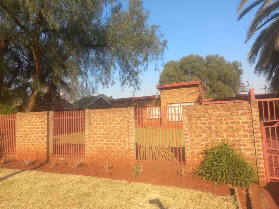 3 Bedroom Property for Sale in Dawn Park Gauteng