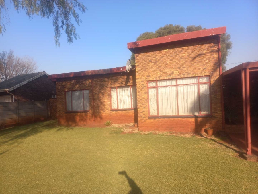 3 Bedroom Property for Sale in Dawn Park Gauteng