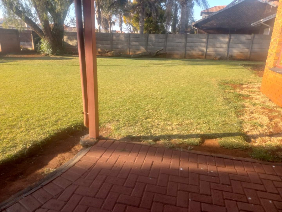 3 Bedroom Property for Sale in Dawn Park Gauteng