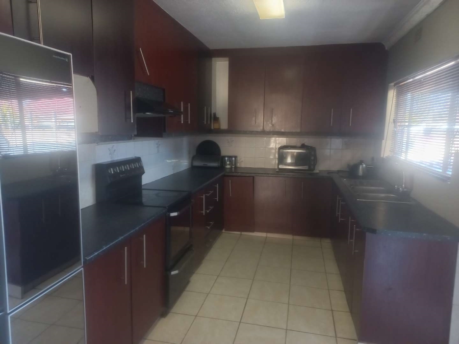 3 Bedroom Property for Sale in Dawn Park Gauteng