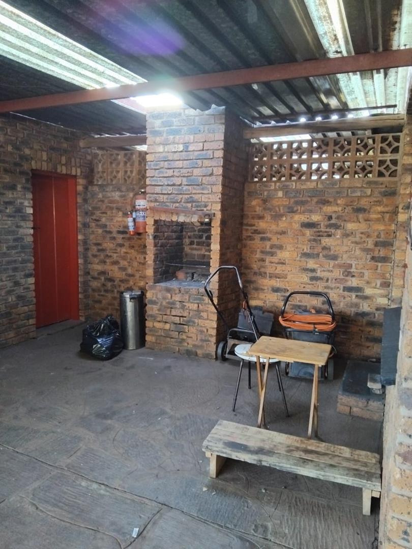 3 Bedroom Property for Sale in Dawn Park Gauteng