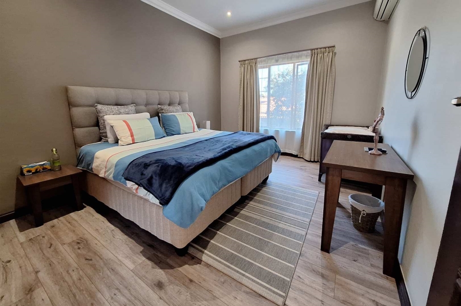 To Let 4 Bedroom Property for Rent in Silver Lakes Gauteng