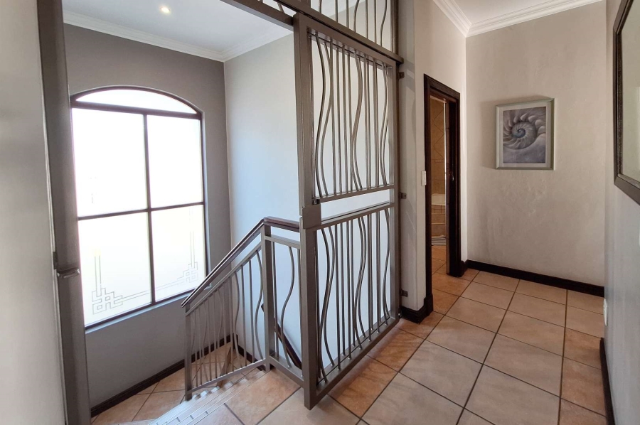 To Let 4 Bedroom Property for Rent in Silver Lakes Gauteng