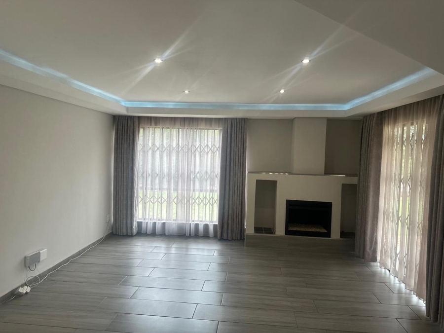 To Let 3 Bedroom Property for Rent in Weltevreden Park Gauteng
