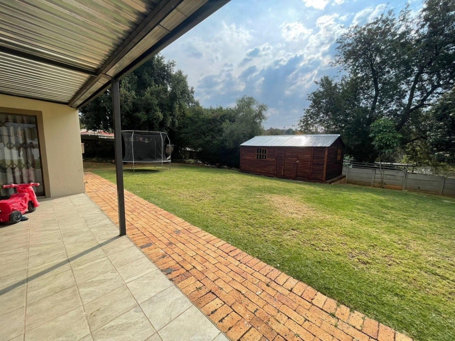 To Let 3 Bedroom Property for Rent in Weltevreden Park Gauteng