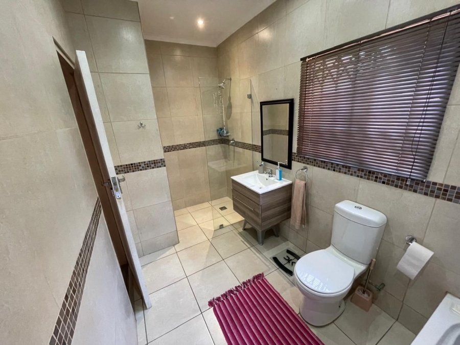 To Let 3 Bedroom Property for Rent in Weltevreden Park Gauteng