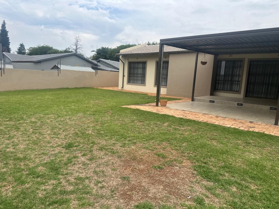 To Let 3 Bedroom Property for Rent in Weltevreden Park Gauteng