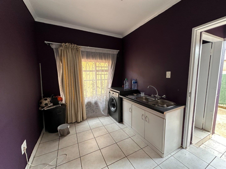 To Let 3 Bedroom Property for Rent in Florida Gauteng