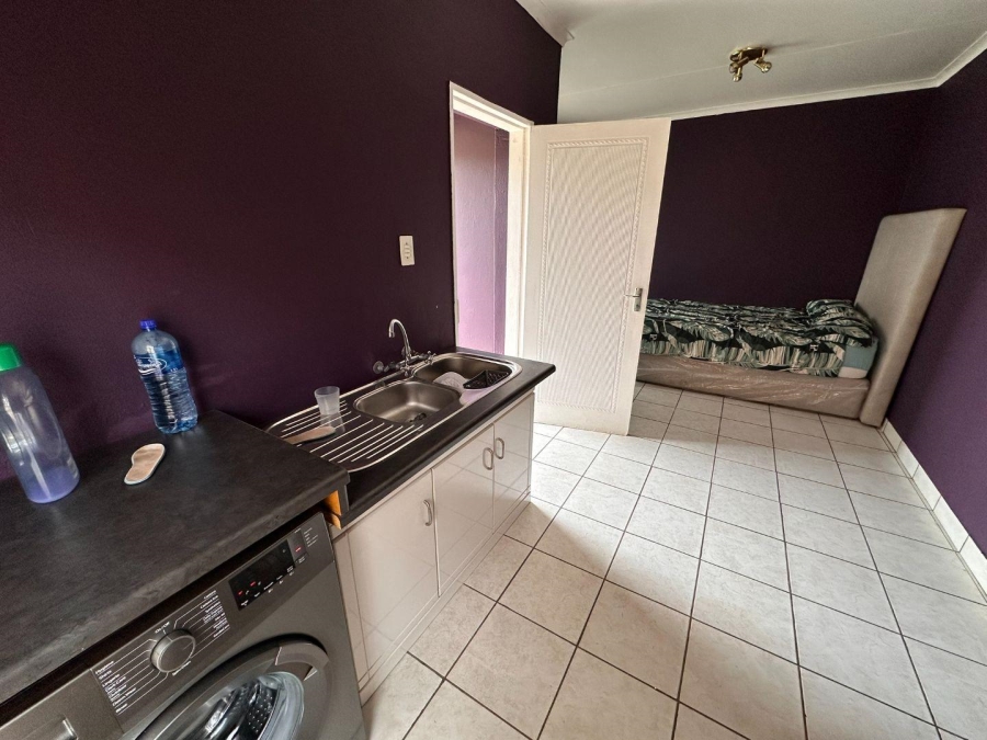 To Let 3 Bedroom Property for Rent in Florida Gauteng
