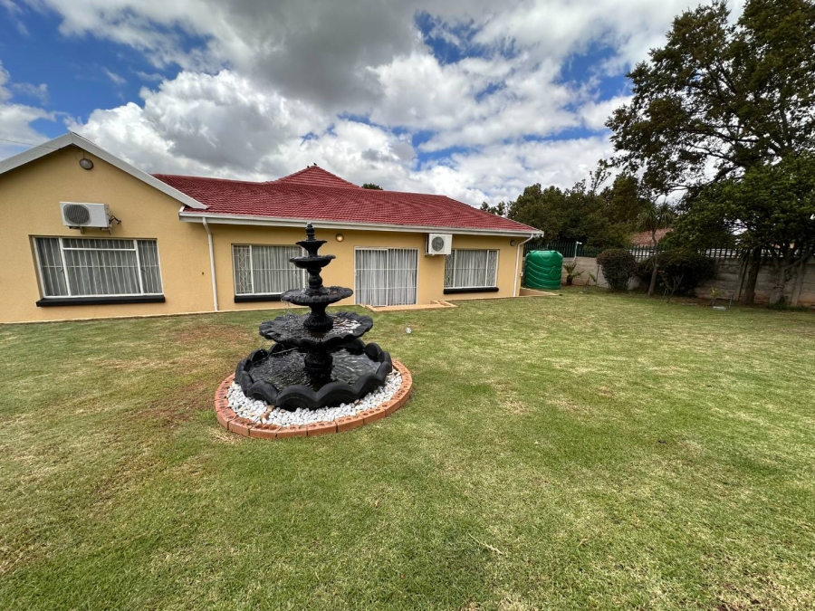 To Let 3 Bedroom Property for Rent in Florida Gauteng