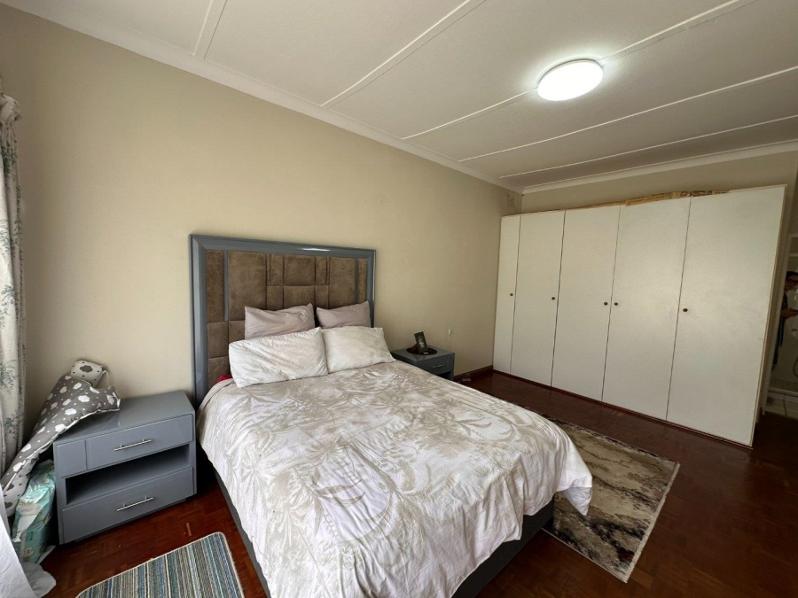 To Let 3 Bedroom Property for Rent in Florida Gauteng