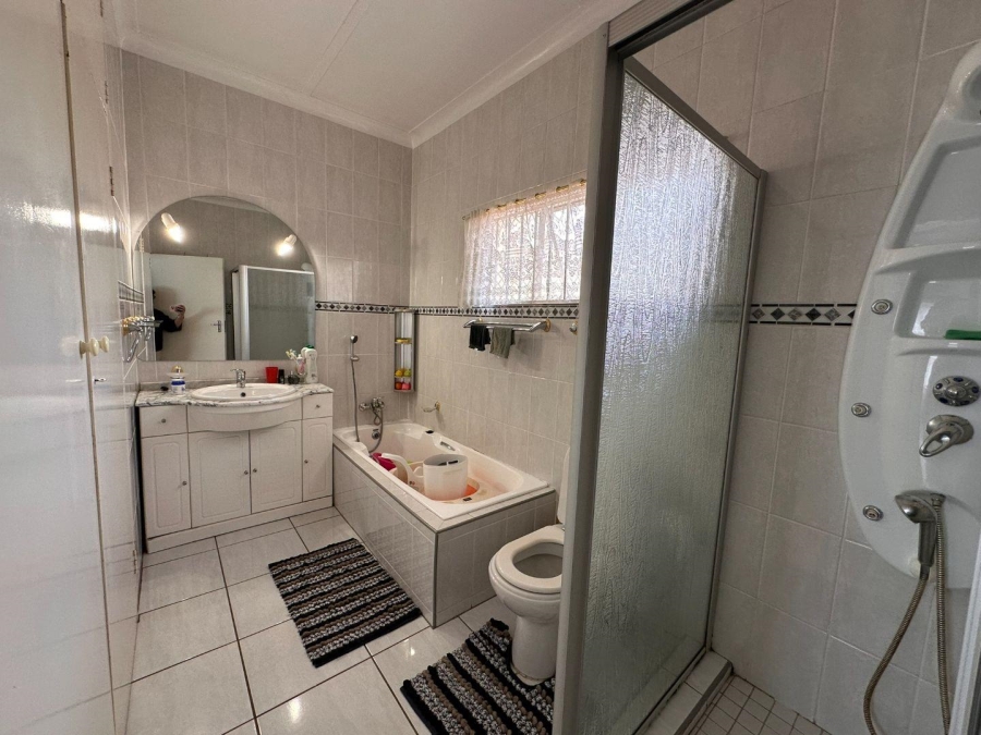 To Let 3 Bedroom Property for Rent in Florida Gauteng