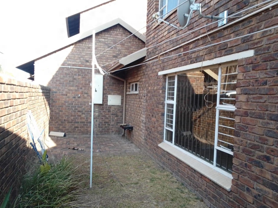 3 Bedroom Property for Sale in Birchleigh North Gauteng