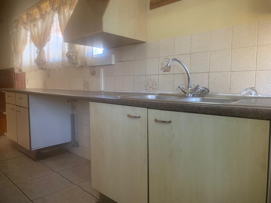 4 Bedroom Property for Sale in Birchleigh North Gauteng