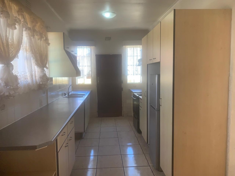 4 Bedroom Property for Sale in Birchleigh North Gauteng