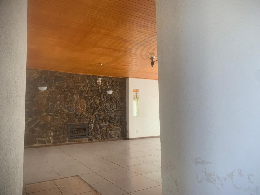 4 Bedroom Property for Sale in Birchleigh North Gauteng