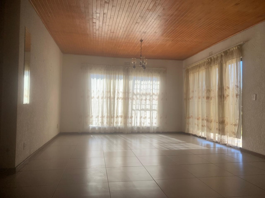 4 Bedroom Property for Sale in Birchleigh North Gauteng