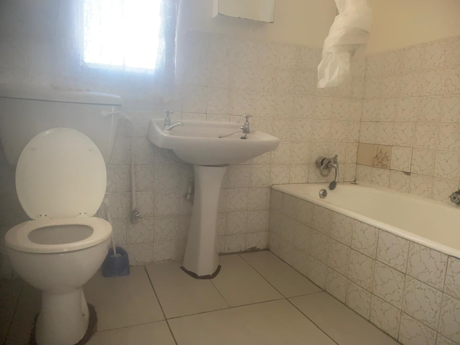 4 Bedroom Property for Sale in Birchleigh North Gauteng