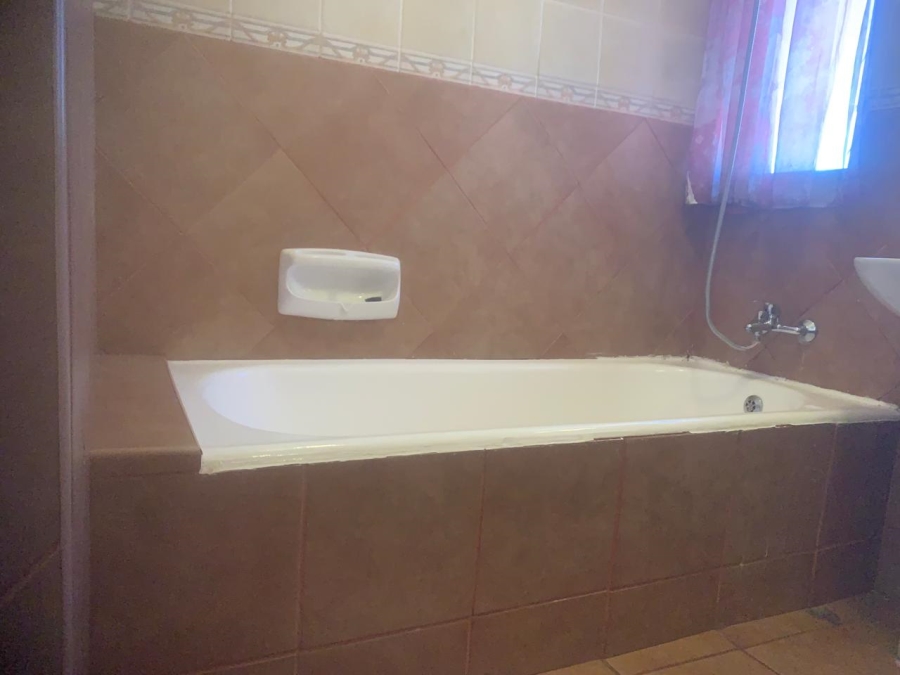 4 Bedroom Property for Sale in Birchleigh North Gauteng