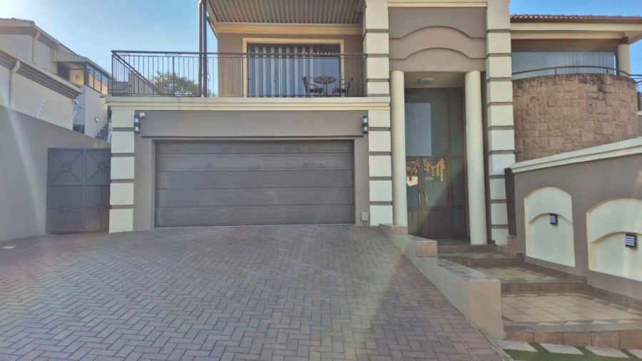 4 Bedroom Property for Sale in Bassonia Gauteng
